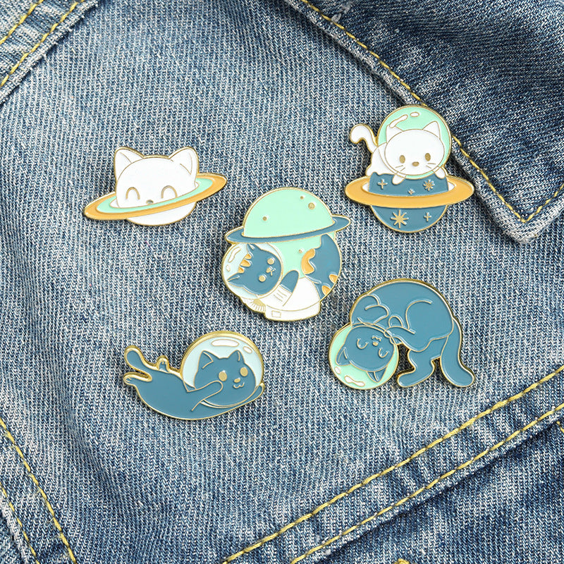 Cat Brooch Pin Badge - Cute Clothing Accessory for Jackets, Bags & Hats