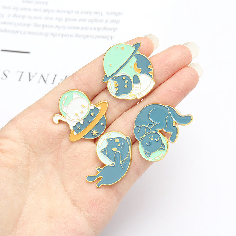Cat Brooch Pin Badge - Cute Clothing Accessory for Jackets, Bags & Hats